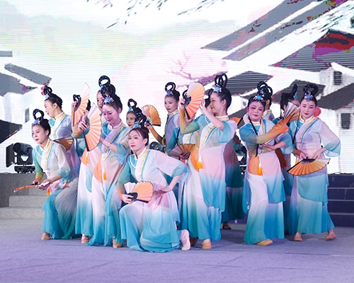 “十度春秋共風(fēng)雨 百年新程再起航”，南康城發(fā)集團(tuán)十周年慶典晚會精彩回眸